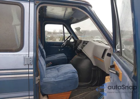 1992 Chevrolet G20 from USA, damaged, VIN 1GBEG25K9N7103914